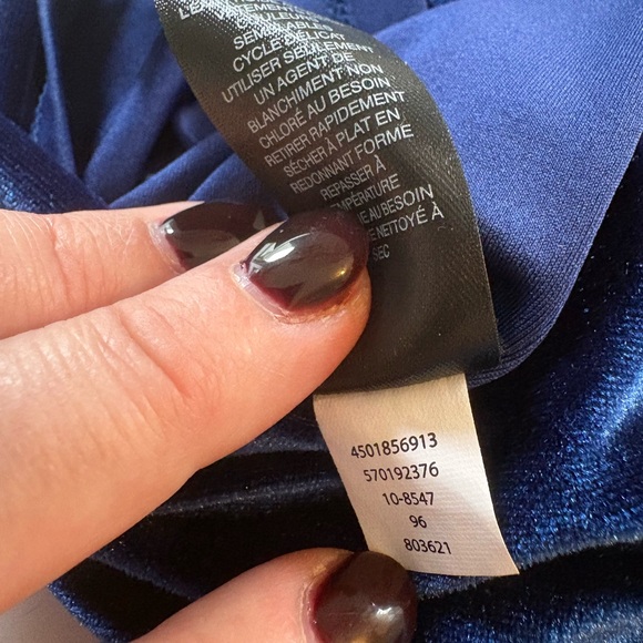 White House Black Market -- Off-the-shoulder blue velvet top - Size small - Picture 13 of 13